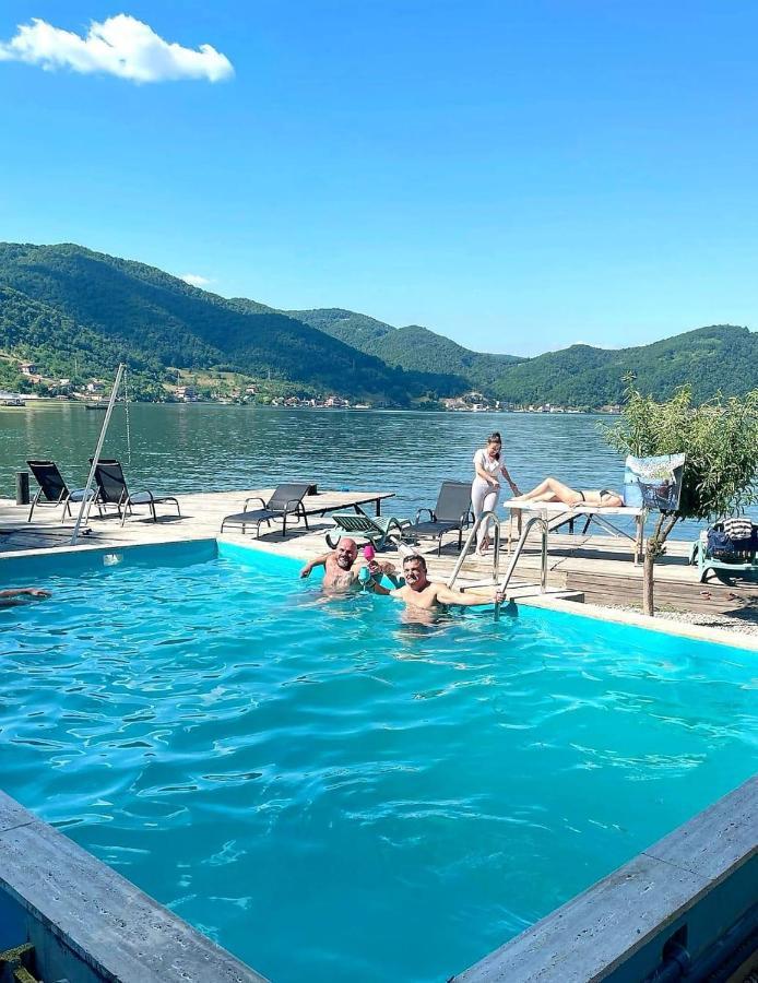 Casa Beasarah. Villa Dubova Eksteriør bilde