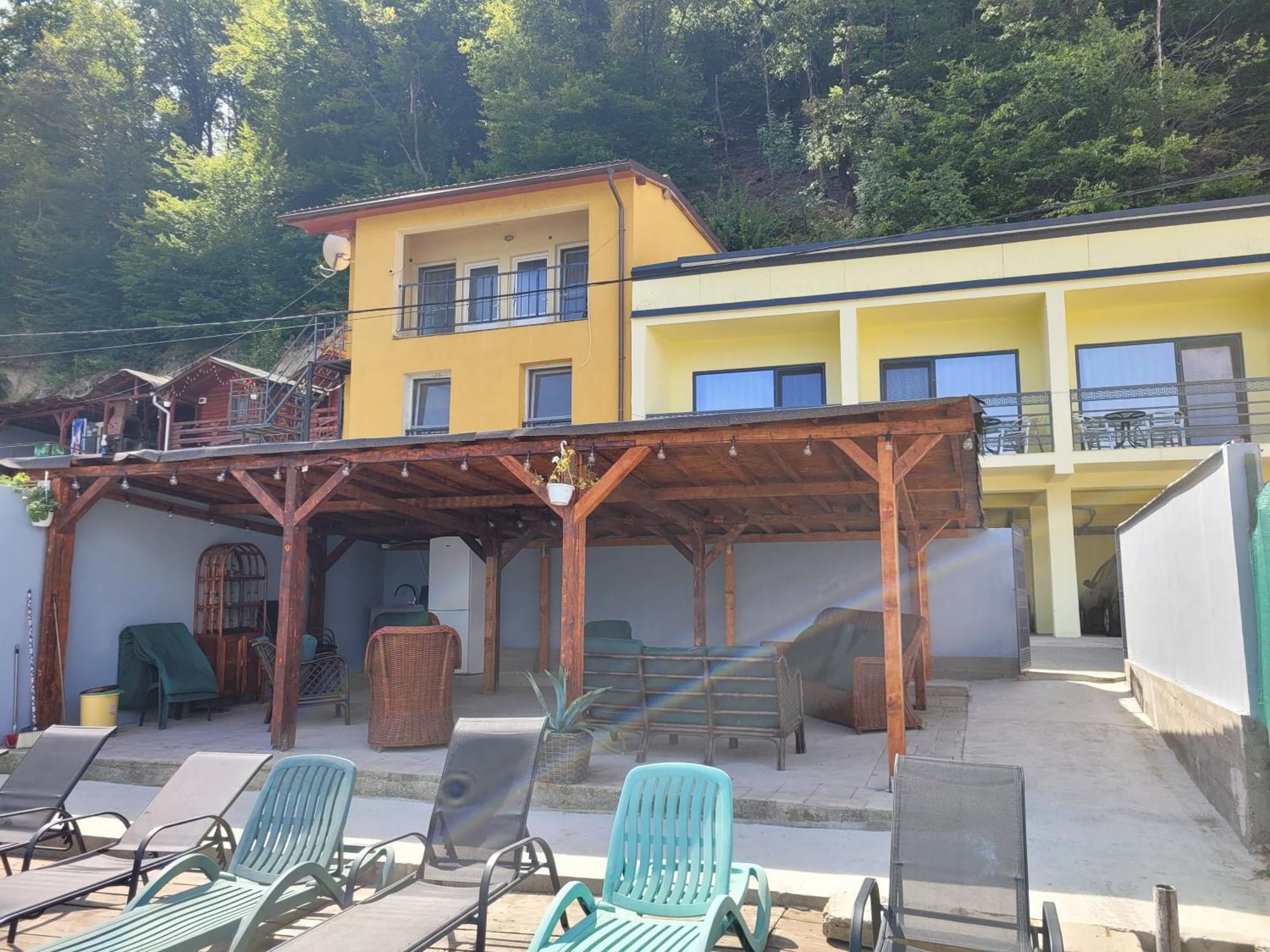 Casa Beasarah. Villa Dubova Eksteriør bilde