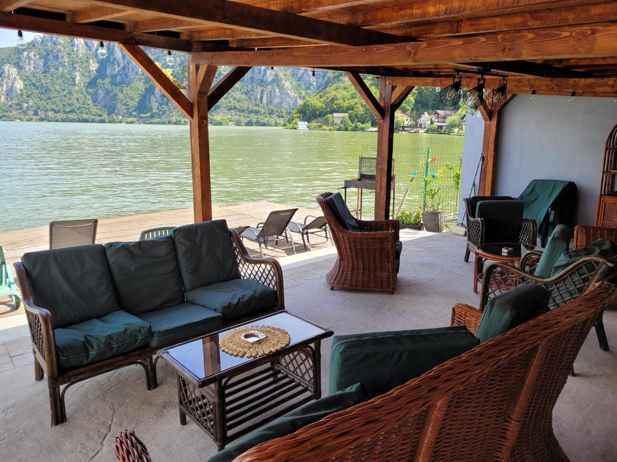 Casa Beasarah. Villa Dubova Eksteriør bilde