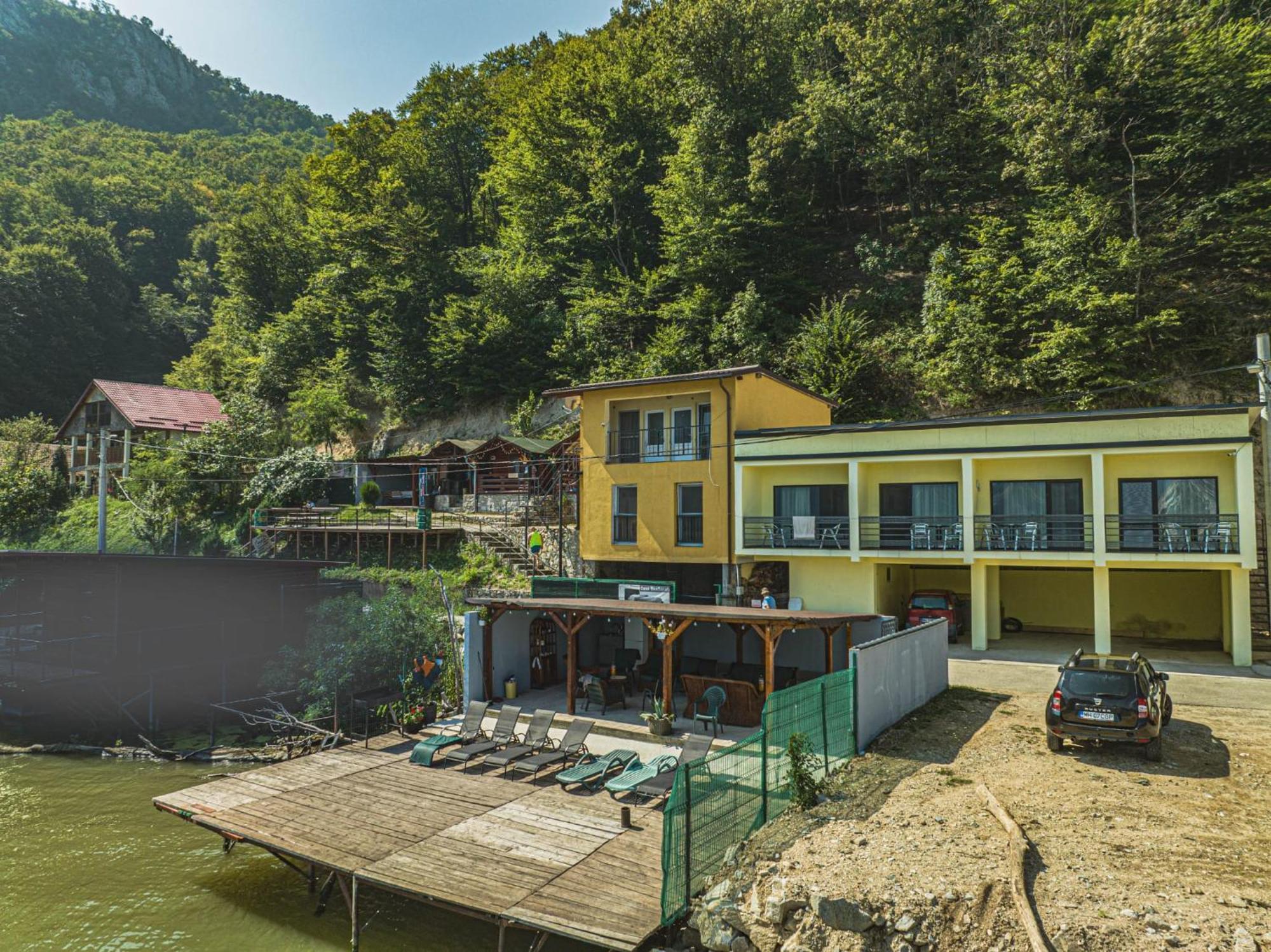 Casa Beasarah. Villa Dubova Eksteriør bilde